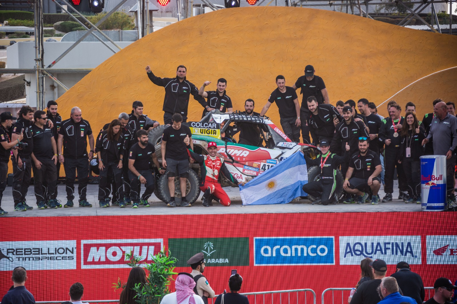 Los festejos de los pilotos que le ganaron al Dakar 2023: WhatsApp Image 2023-01-15 at 11.13.39.jpeg